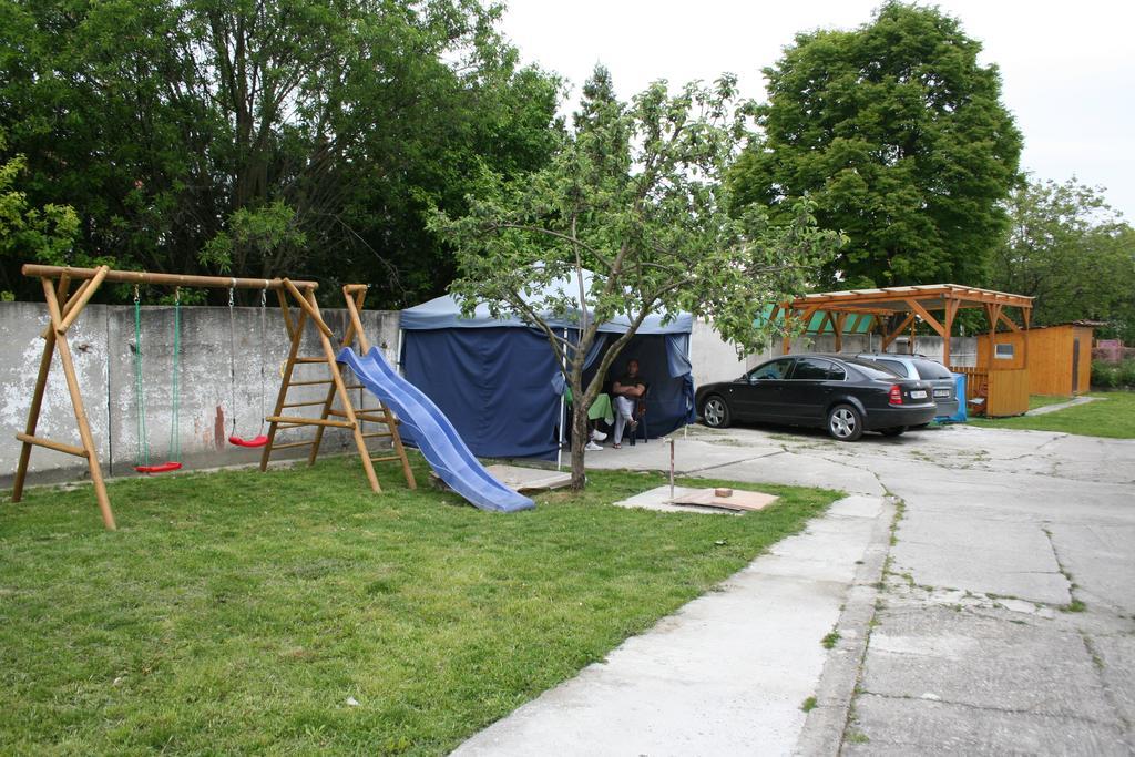 Ubytování Sýkora Apartments Veľký Meder Esterno foto